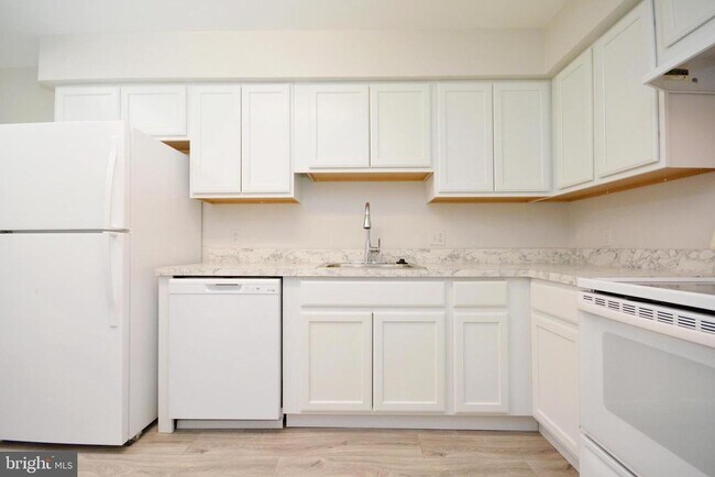 Building Photo - 2900 Shipmaster Way