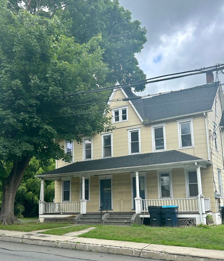 Primary Photo - 105-107 Main Street