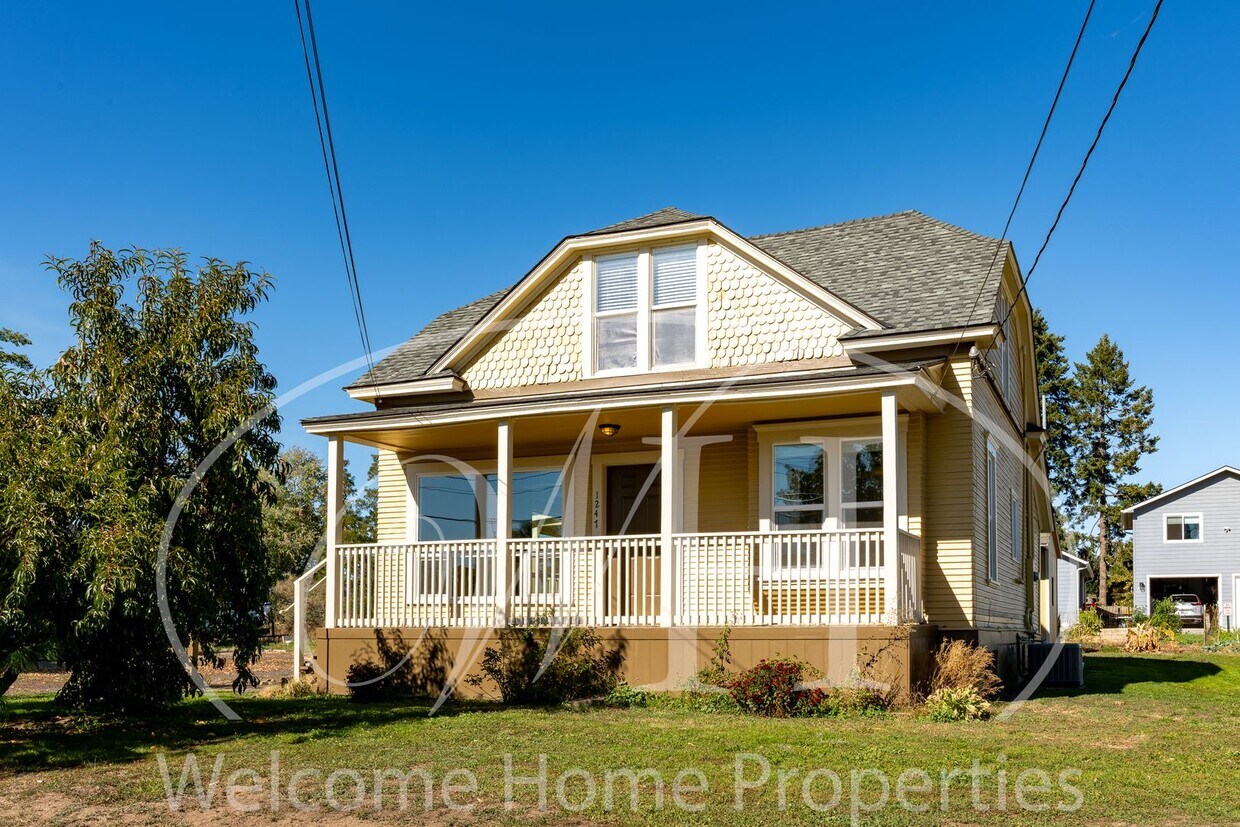 Foto principal - 3 Bedroom Single-Family Home in East Walla Walla