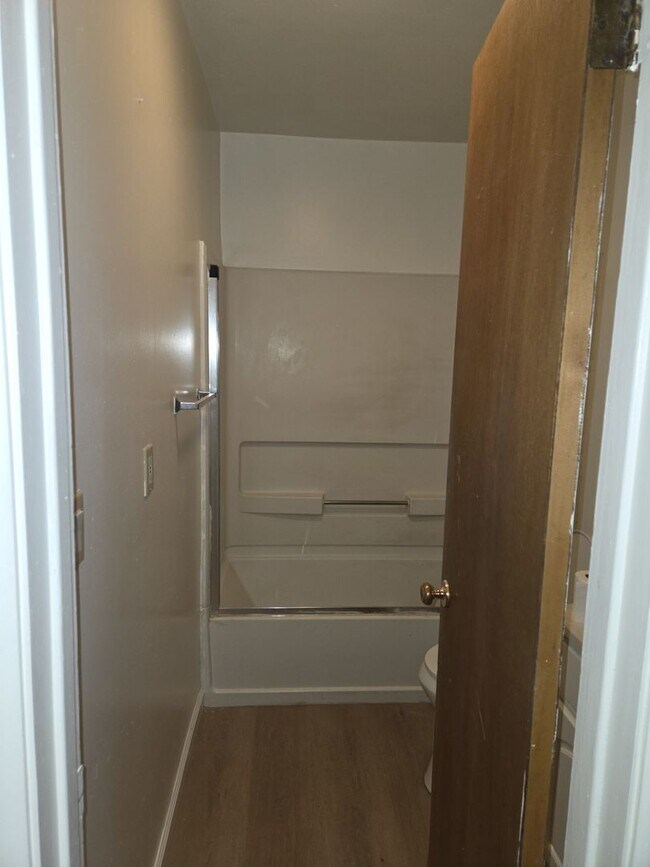 Foto del edificio - unfurnished two bedroom house