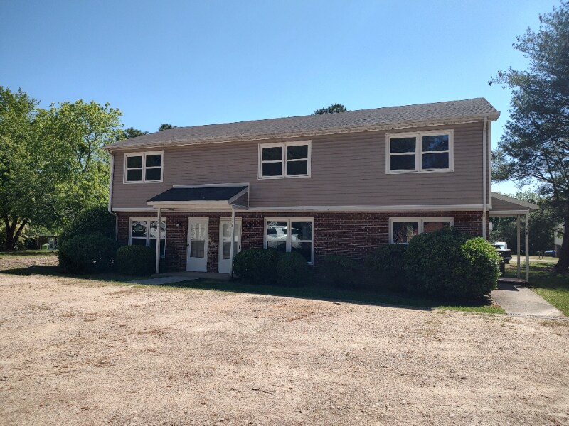 Foto principal - 705 Smithdale Dr
