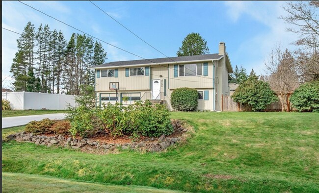 Building Photo - Gig Harbor Home on oversized lot