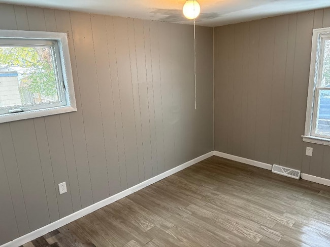 Building Photo - 190 Aurora Ave