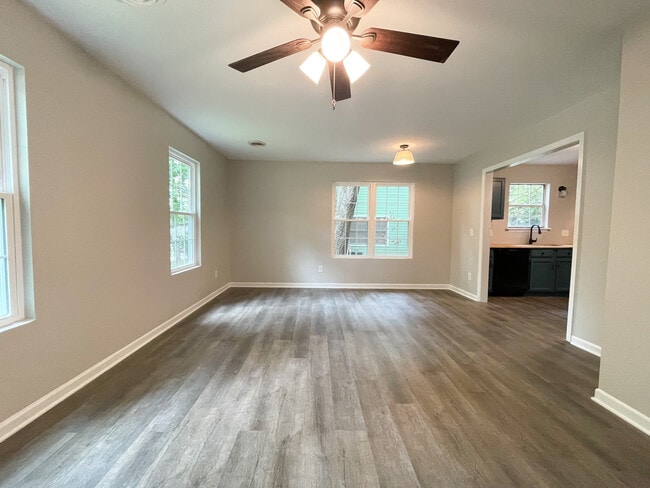 Building Photo - 437 Kingshead Ct