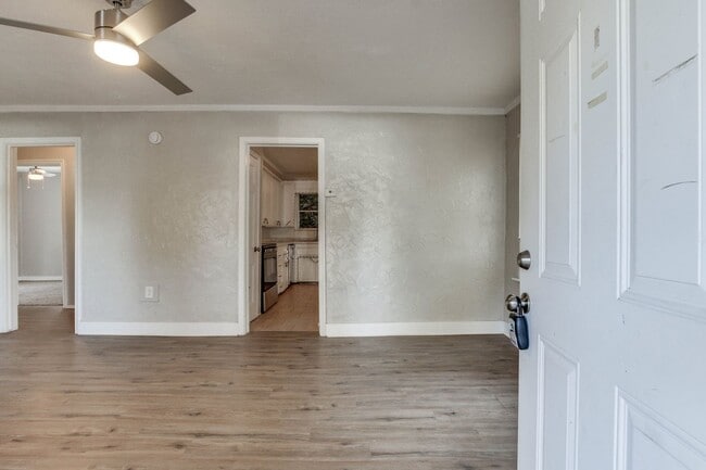 Building Photo - 506 E Curtis Dr