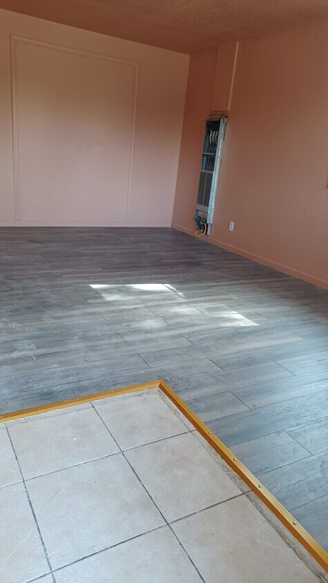 Living Room - 1137 Alberni St