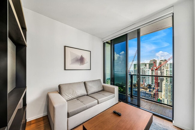 Foto del edificio - 398 NE 5th St