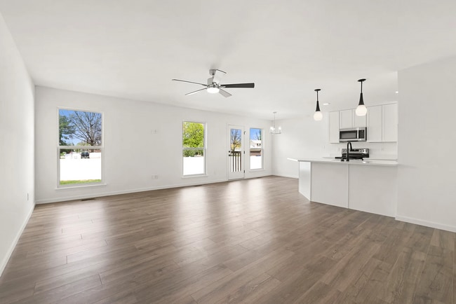 Building Photo - 43 Fairmount Grv Dr