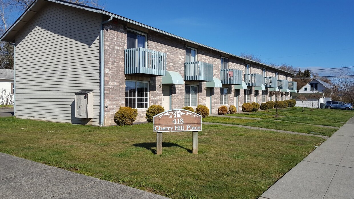Foto principal - 2 bed 2 bath 2-level condo in Port Angeles