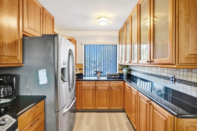 Foto del edificio - 270 Captains Walk