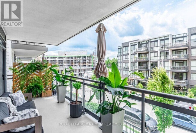 Photo du bâtiment - 333 Sea Ray Ave