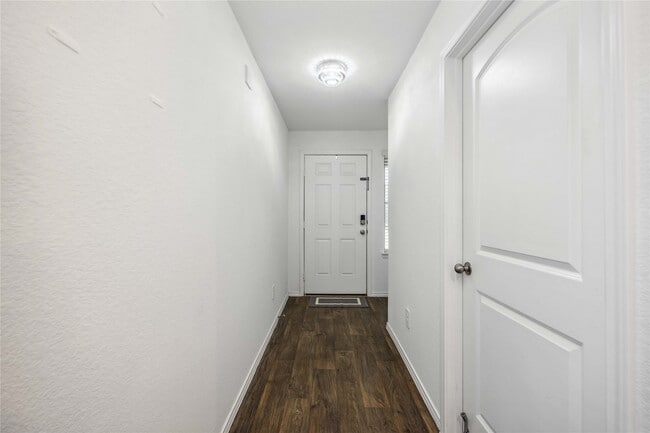 Building Photo - 16684 Lonely Pines Dr