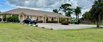 Building Photo - 1804 SW 21st Ln