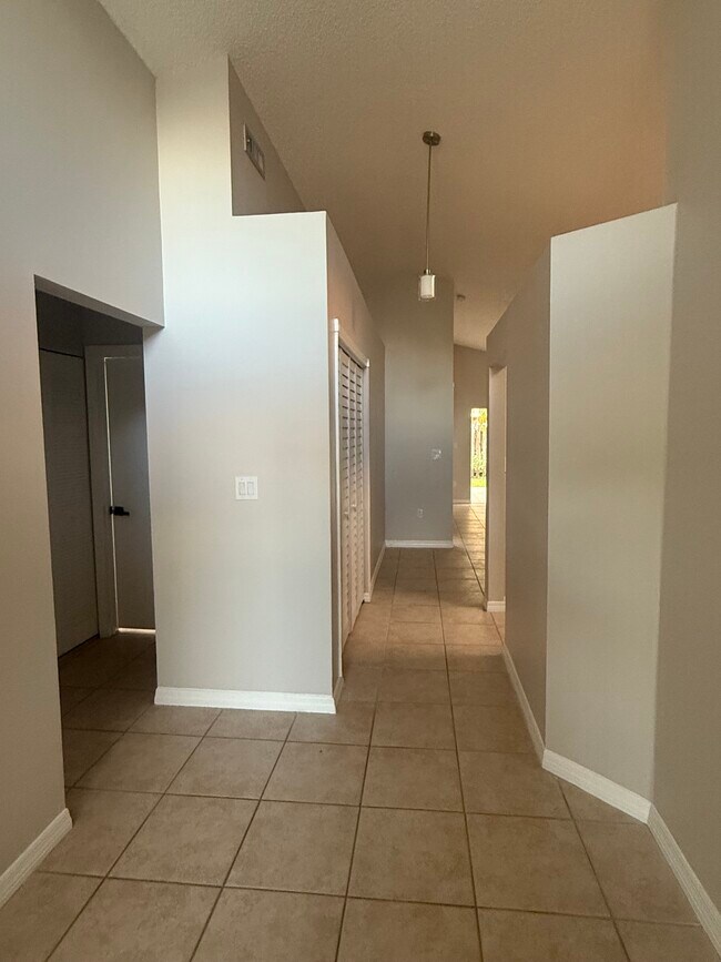 Building Photo - 12781 SW 146th Ln