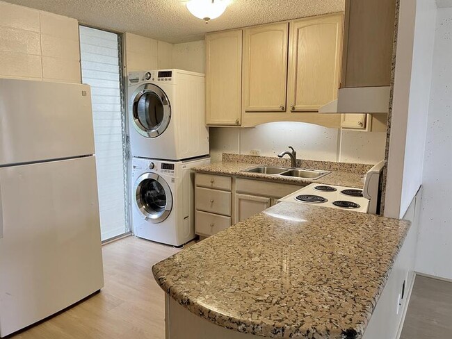 Building Photo - 95-2043-2043 Waikalani Pl