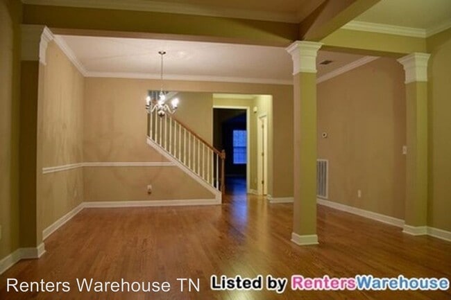Building Photo - 2044 Traemoor Village Dr