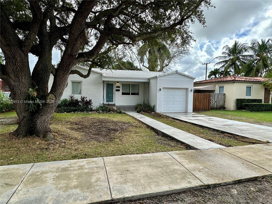 Foto principal - 5924 SW 41st St
