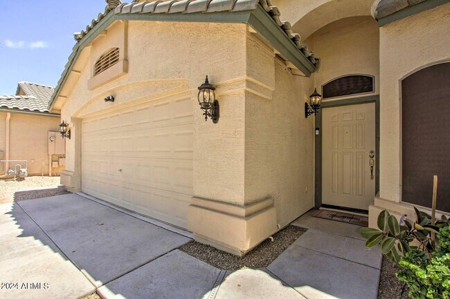 Building Photo - 28615 N Nobel Rd