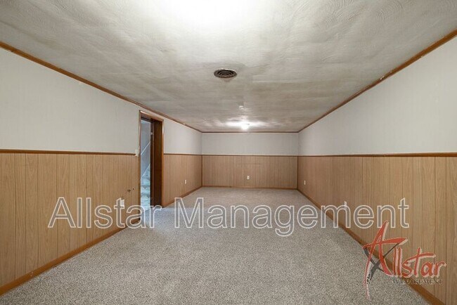 Foto del edificio - 1883 Skyline Dr