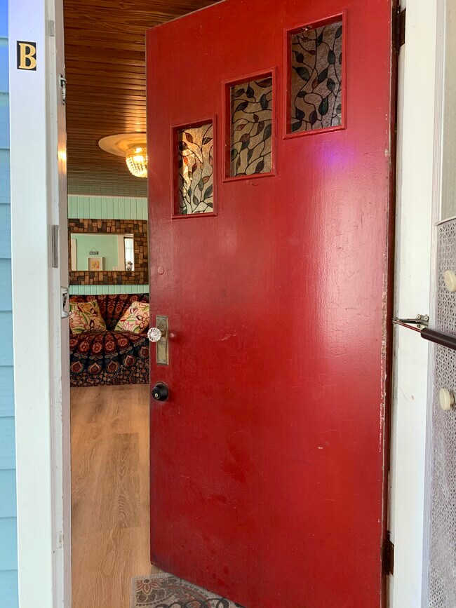 Bungalow en alquiler en Galveston Beach. Totalmente amueblado. Todos los gastos incluidos en el alquiler. Dúplex. Unidad baja, #B. - 4408 Avenue S 1/2