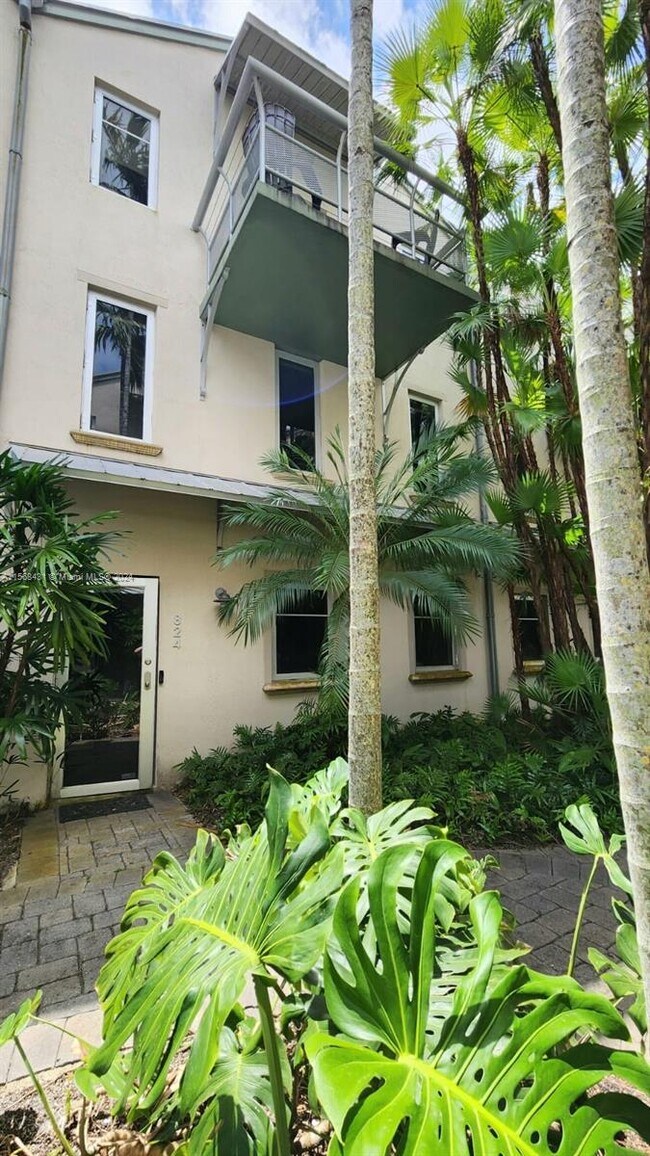 Foto del edificio - 824 SW 4th Ave