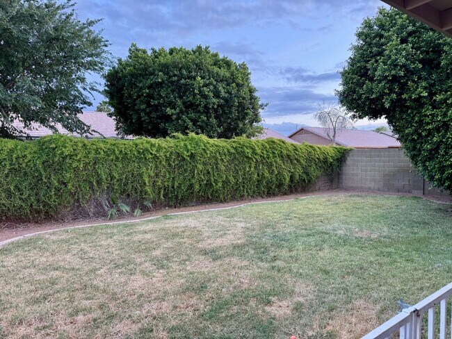 Foto del edificio - BEAUTIFUL 3BEDROOM 2 BATHROOM IN THE HEART...