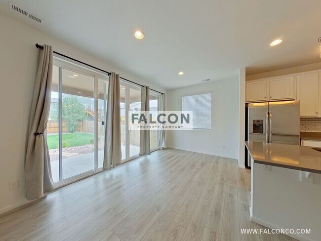 Foto del edificio - 9831 Jaggar Way