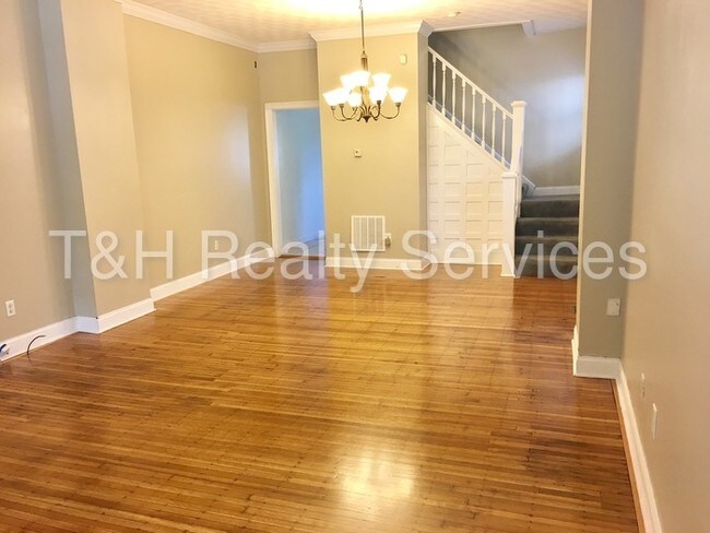Building Photo - 2540 N Talbott St