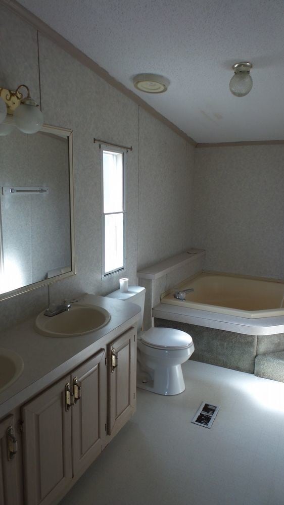 Building Photo - 502 Heritage Way