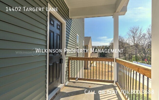 Building Photo - Stunning 4BD/2.5BTH Townhouse with Basemen...