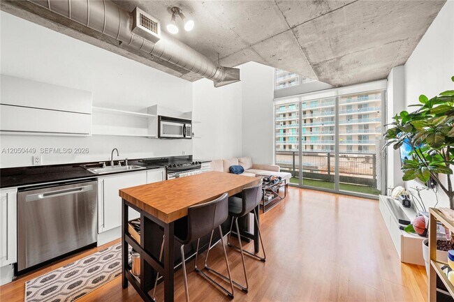 Foto del edificio - 690 SW 1st Ct