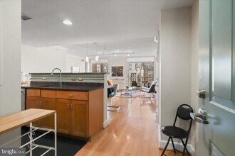 Building Photo - 1220 N Fillmore St