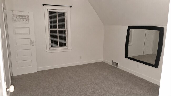 Foto del edificio - 1318 Clover St