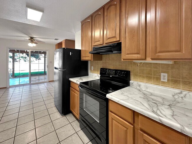 Foto del edificio - Charming 4BD/2BA House in San Carlos W/ W/...