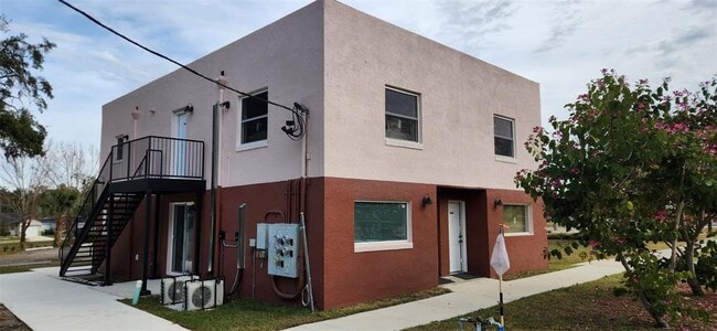 Building Photo - 1147 E McDonald Ave