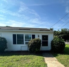 Building Photo - 7560 Bellehaven Dr