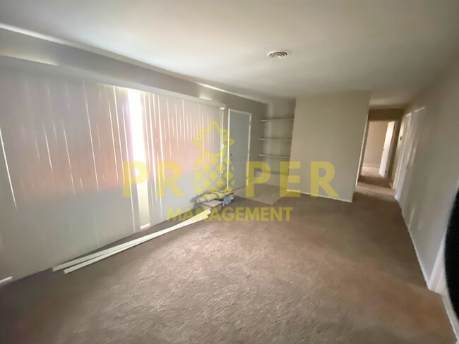 Foto del edificio - 3 bedroom, one bathroom ranch