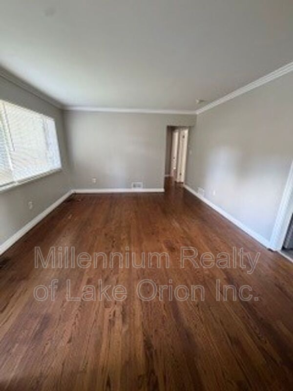 Foto del edificio - 291 W Yale Ave