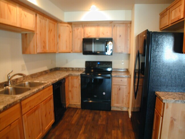 Foto del edificio - House For Lease