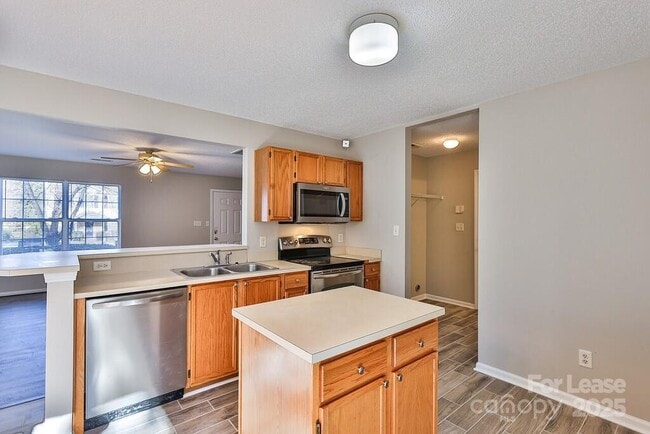 Building Photo - 9522 Bird Watch Ln