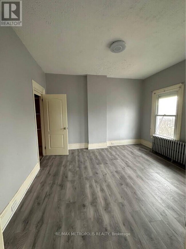 Photo du bâtiment - 22 Haynes Ave