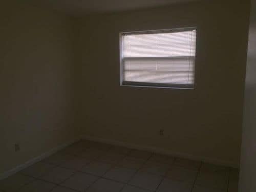 Foto del edificio - 1350 NE 119th St