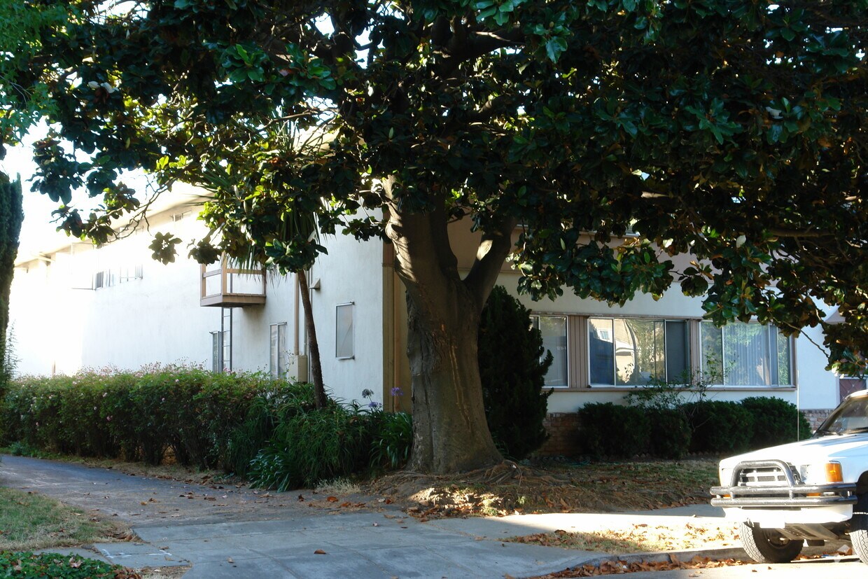 Primary Photo - 1219 Bellevue Ave
