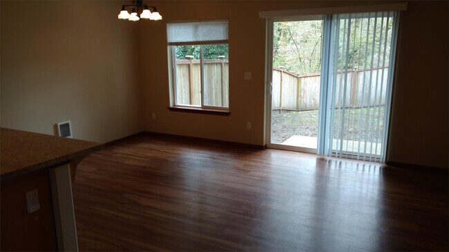 Building Photo - 421 N 3rd Ave SW