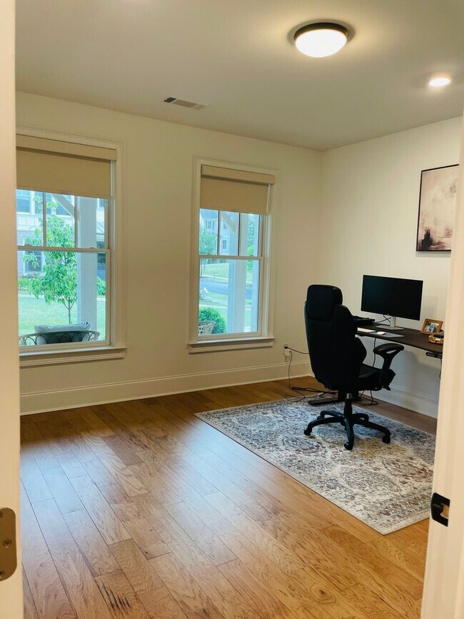 Building Photo - Spacious 4BR Townhome in Alpharetta