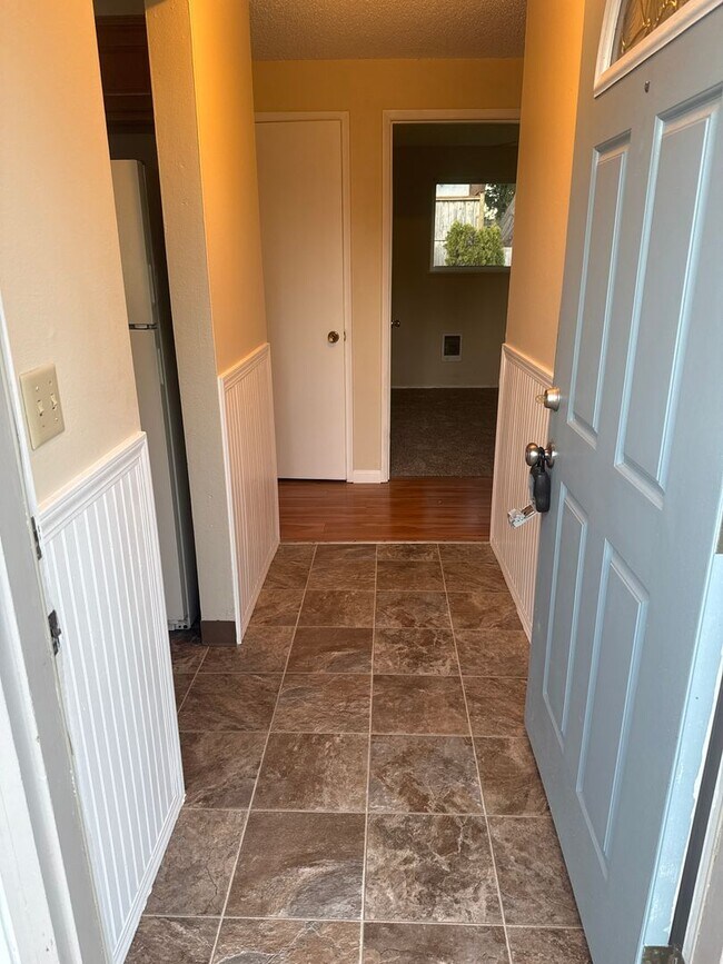 Foto del edificio - 3 bedroom 1 bathroom