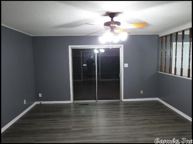 Foto del edificio - 5806 Lowrance Dr