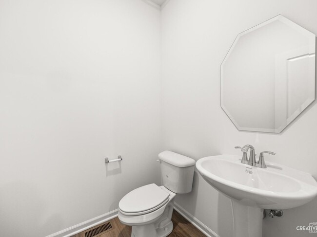 Building Photo - 421 Hathaway Ln