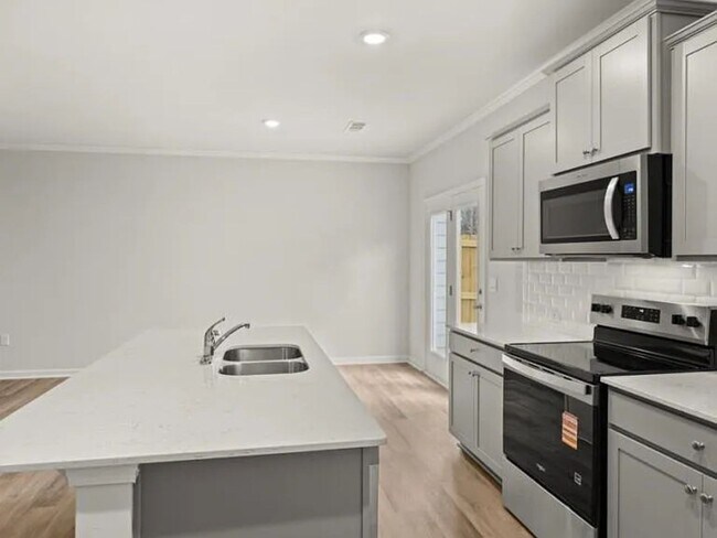 Foto del edificio - 66 Berryville Dr