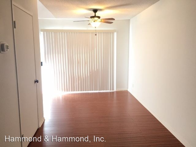 Foto del edificio - 18951 Kittridge St